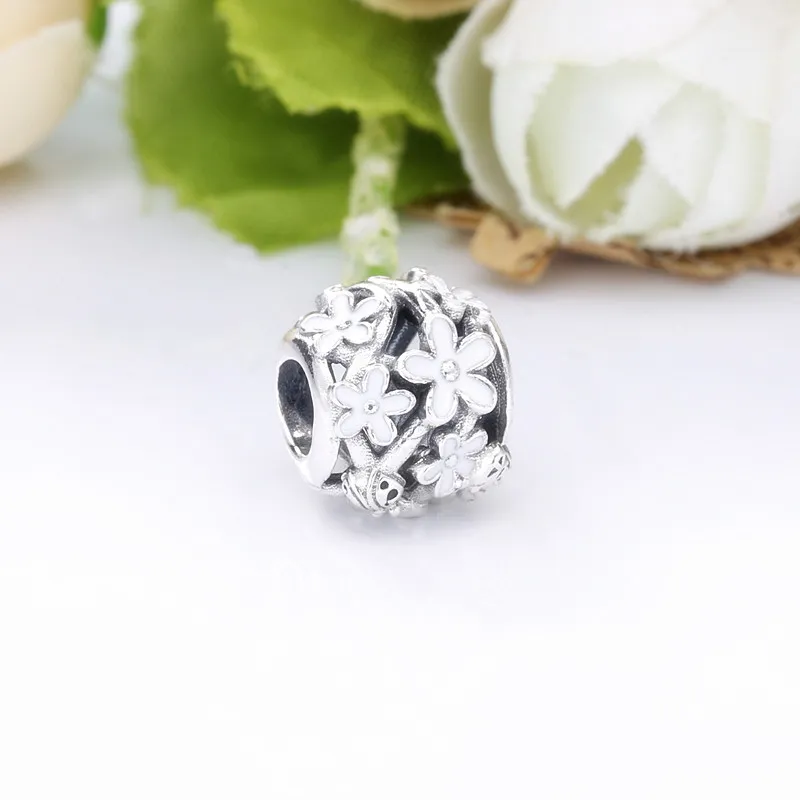 (zdjęcie do) Charms Pandora Ażurowy Kwiat Stokrotki 788772C02 - Wyświetl 3